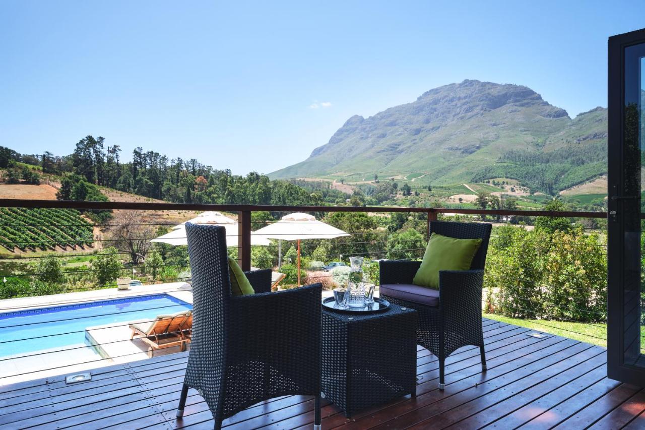 Alluvia Boutique Winery & Luxury Accommodation Stellenbosch Kültér fotó View of the Hottentots-Holland Mountains from the Cape Winelands